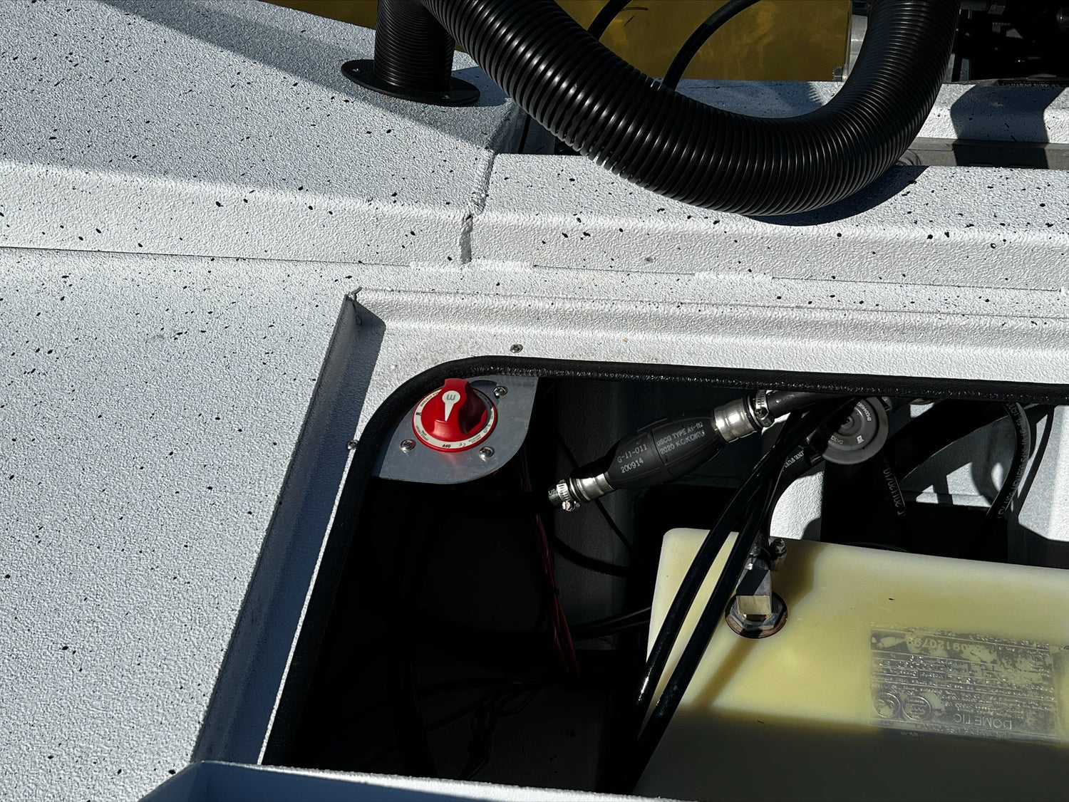 Xpress Ranger Bass Cat and Bass Tracker battery disconnect switch bracket