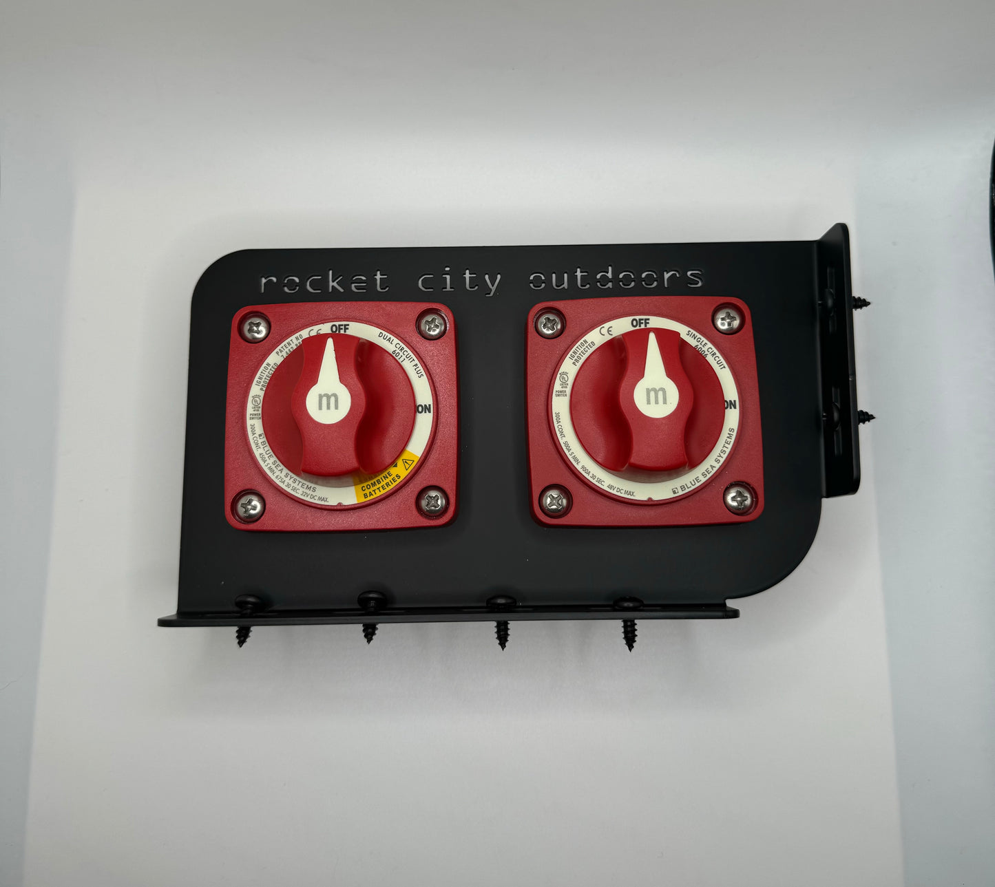 Caymas bass boat dual battery mounting bracket with switches