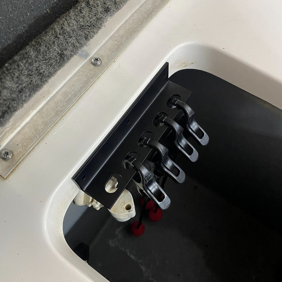 Universal No drill live well cull tag organizer rack for bass boats