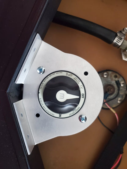 battery disconnect switch bracket made for early 2000's skeeter zx bass boat with a 140 degree corner in the bilge or battery compartment 