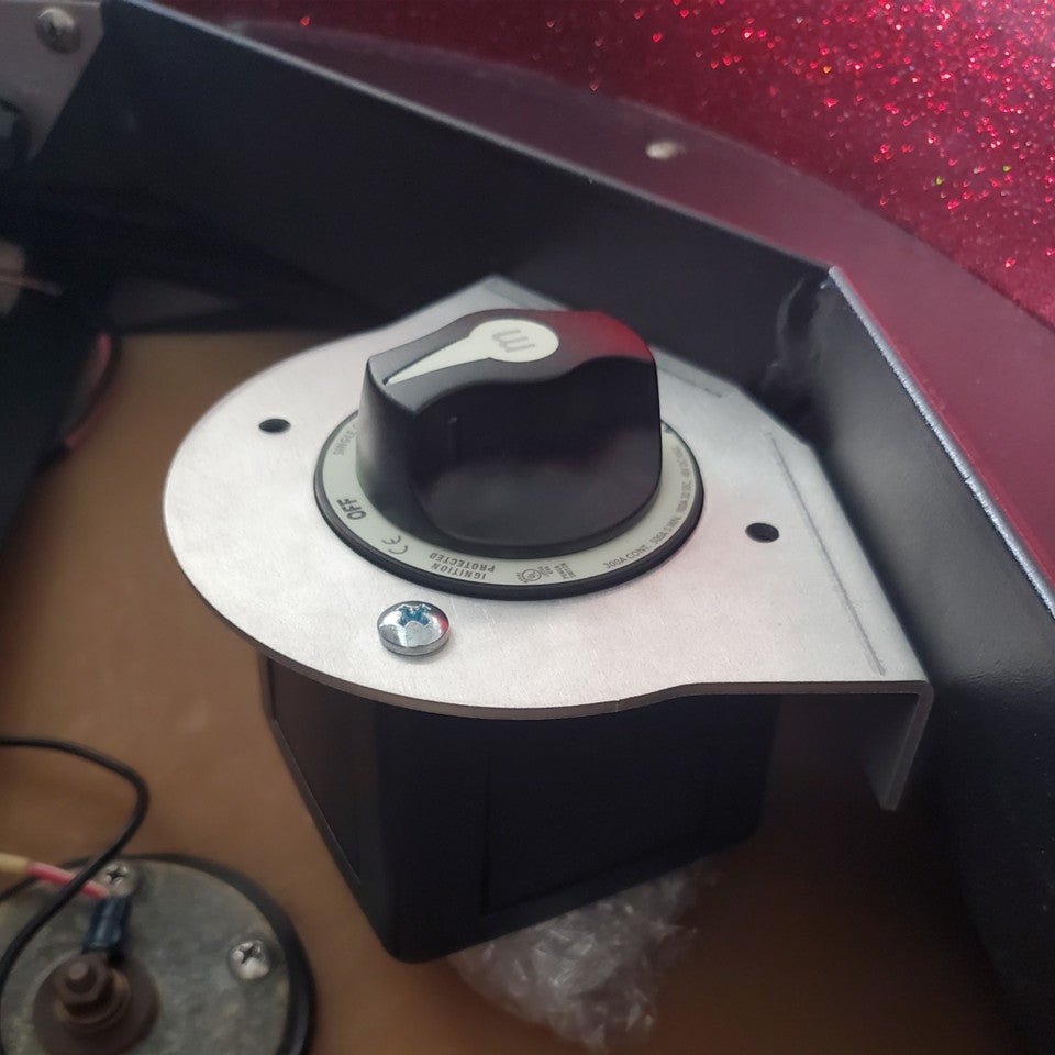 battery disconnect switch bracket made for early 2000's skeeter zx bass boat with a 140 degree corner in the bilge or battery compartment 